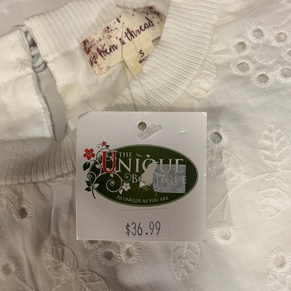 Hem & Thread White Eyelet Floral Sleeveless Boho Top NWT S - Picture 9 of 9